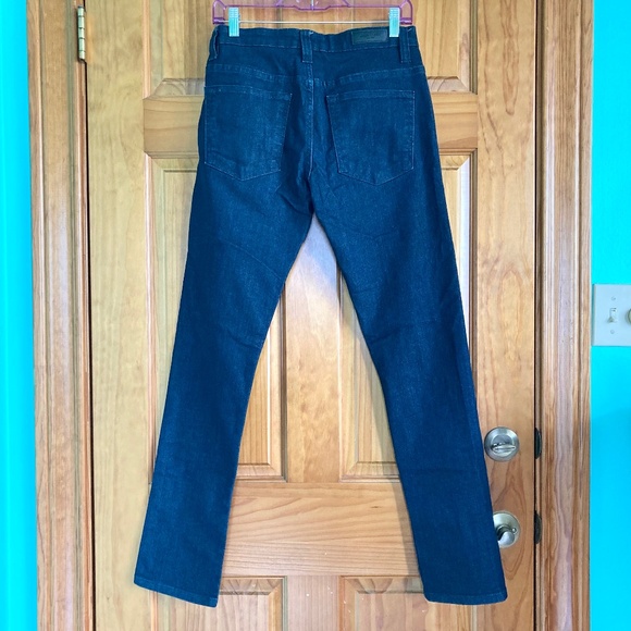 Kenneth Cole gently used dark blue slim fit 30x32 jeans in excellent condition - Picture 2 of 7